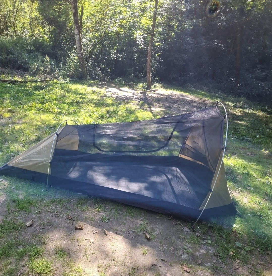 “Ik Heb Niks Maar Alles”: Barefoot Camping in the Forest